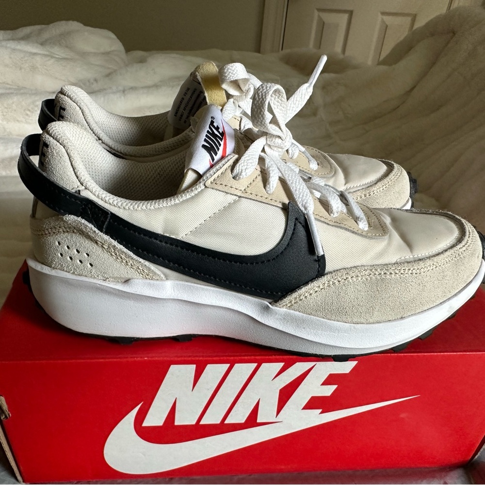 Nike Women's Waffle Debut Shoes